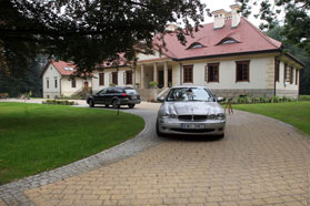 Dwór w Śledziejowicach
